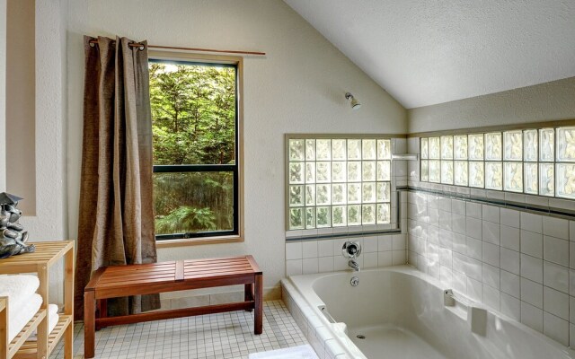 Madison Park Manor - Three Bedroom Home