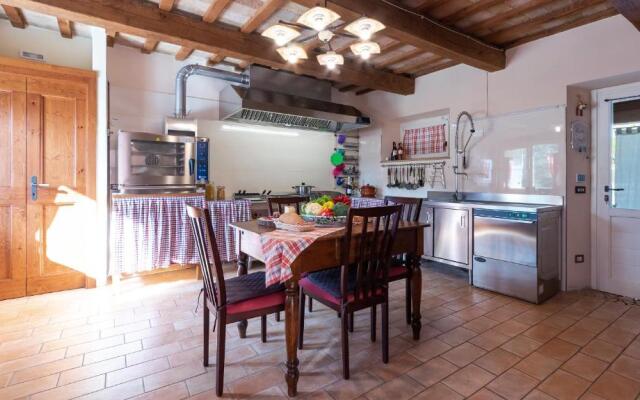 CASCINA MARIANNA 12&4, Emma Villas