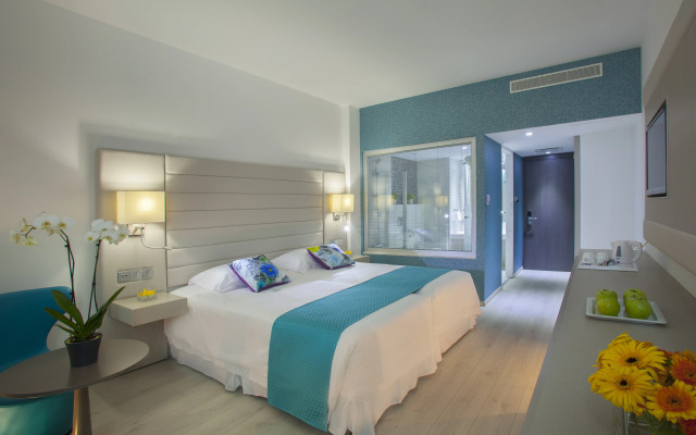 King Evelthon Beach Hotel & Resort