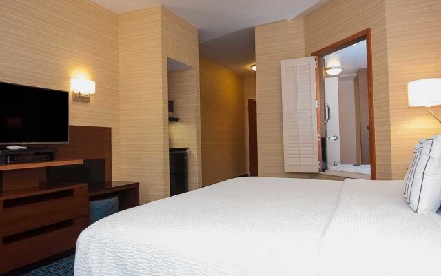 Comfort Inn & Suites South Akron