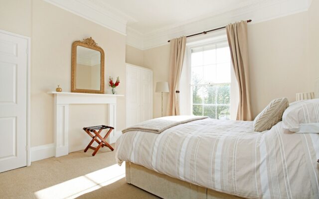 Flat B No. 01 Clifton Terrace