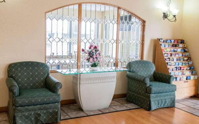 Quality Inn & Suites Indianapolis Northwest