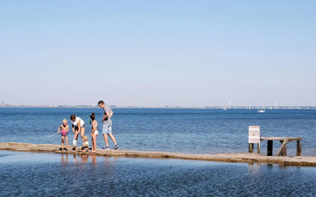 Holiday Home in Colijnsplaat by Oosterschelde