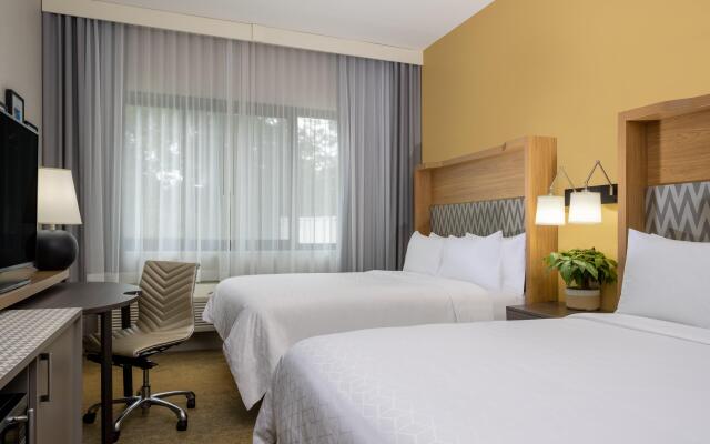 Holiday Inn Long Island-Islip Arpt East by IHG