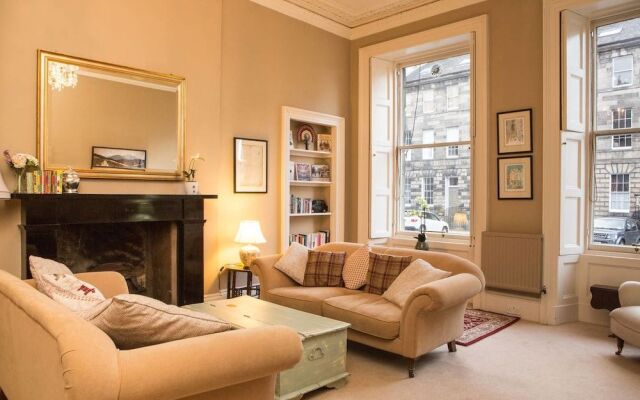 JOIVY Stylish Heart of Edinburgh Gem