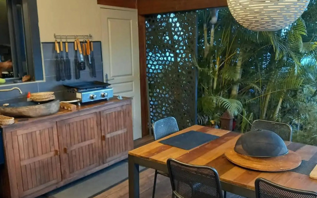 Suite INDIGO JACUZZI PRIVE PISCINE VUE MER acces cuisine laverie