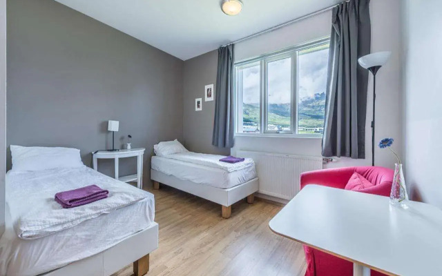 Stoð Guesthouse and apartments