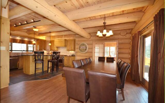 Chalet Four Bears