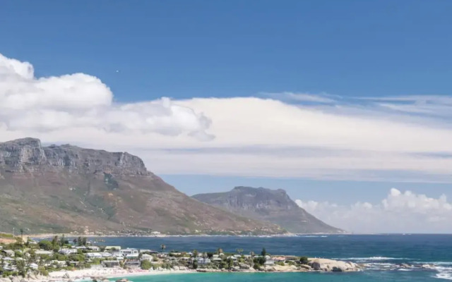 Chic Apartment w Amazing Views Dunmore Luxe