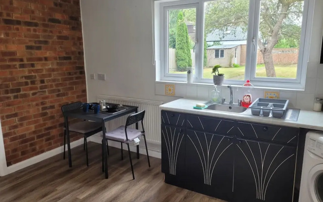 Luton City Escape - Modern 1BR Apartment