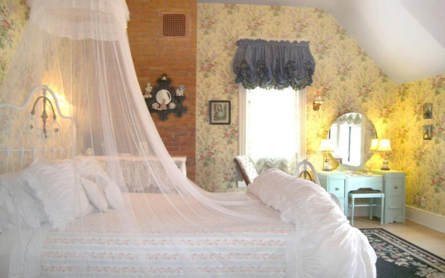 Alexander Mansion Bed and Breakfast