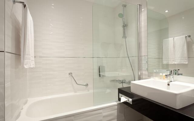 Holiday Inn Lille - Ouest Englos by IHG