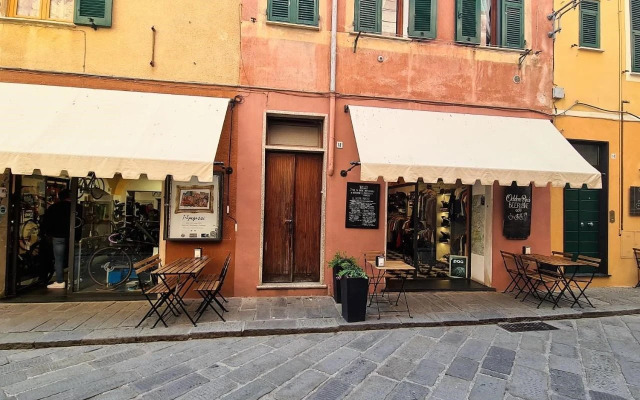 Via Colombo 100 mt dal mare