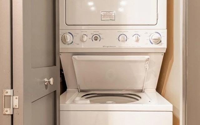 Talon's Reach - Luxury 3 Bdrm W/hot Tub & Mtn View