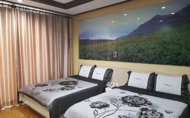 Gyeongpo Emerald Beach Hotel