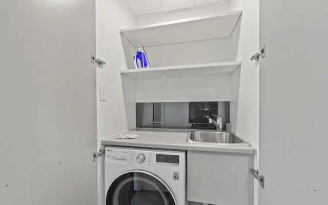 Trafalgar Lane Apartments by CLLIX