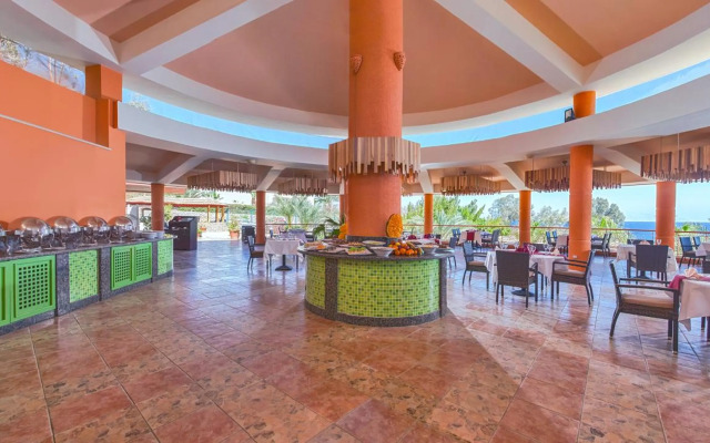 Xperience Hill-Top Beach Resort