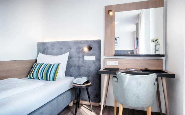 Home Hotel