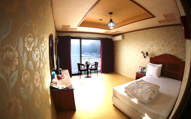 Jangsungpo Beach Hotel