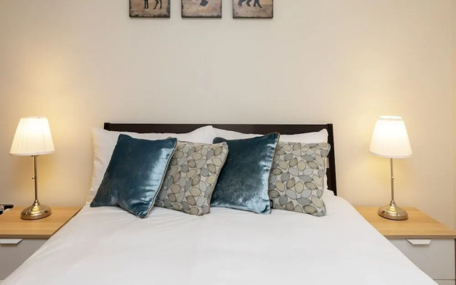 Luxury 2 bedroom Apartment London - RGB 65378