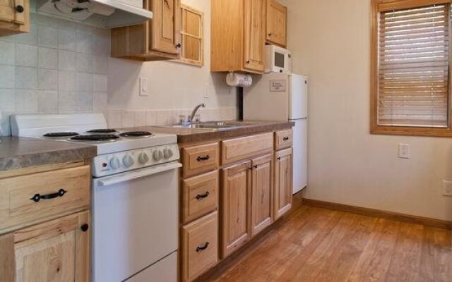 Pinedale Cozy Cabins