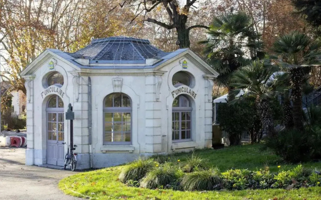 Le petit Park-studio-terrasse- piscine-WIFI FIBRE