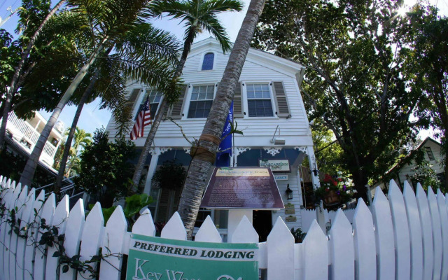 Seascape Tropical Inn - Adult Exclusive
