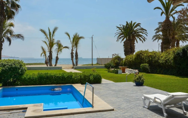 w Modern 5BR With Private Pool in Paracas