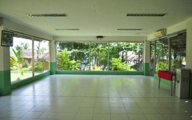Cebu Club Fort Med Resort