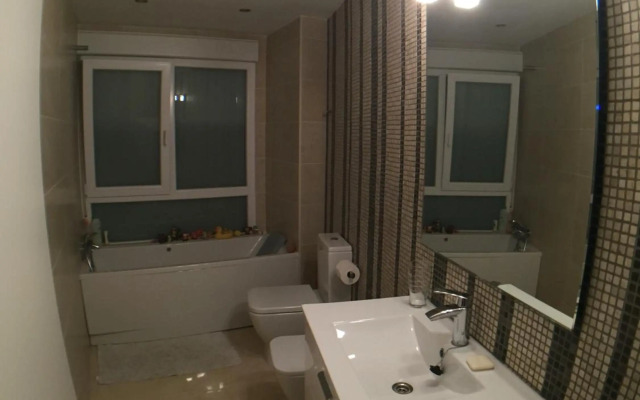 centro / internet / parking / aire acondicionado