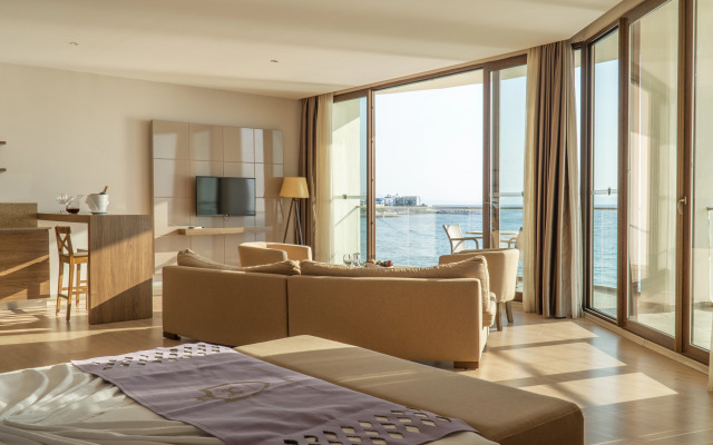 Ladies Beach Suit Otel