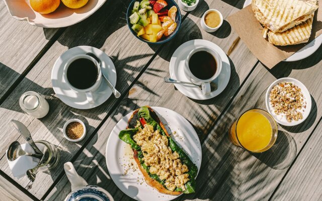 Casa Flor - Adults Only