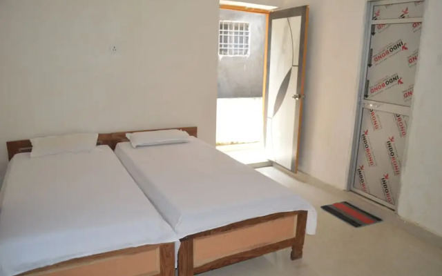 Middle Way Home Stay