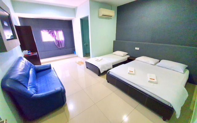 OYO 89737 Hotel Tishoa