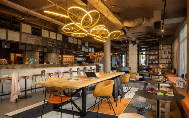 Moxy Paris Clamart