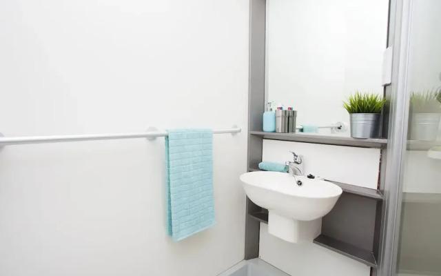 Modern Student-Only Ensuite Rooms by Exeter High Street