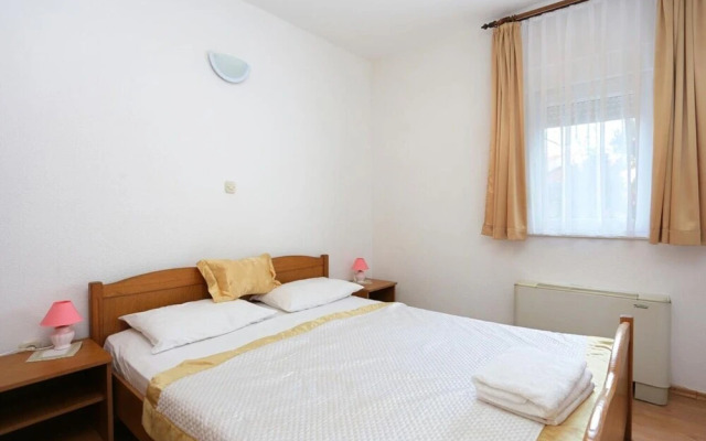 Lias 2 - With Restaurant - A11