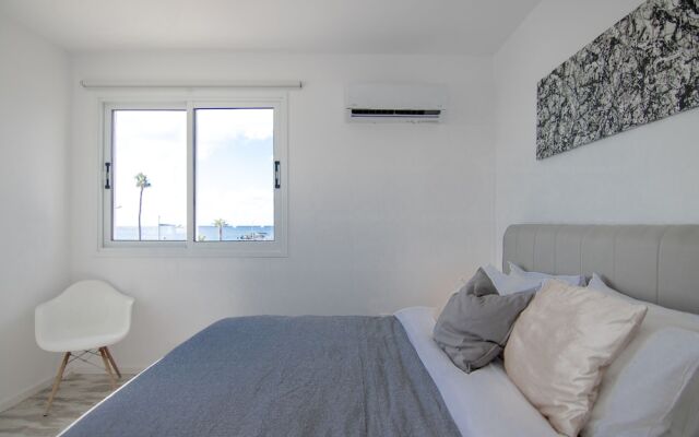 Phaedrus Living: Seaview Luxury Flat Athina Grenada