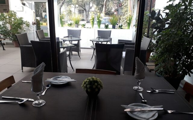 HL Hotel Low Cost