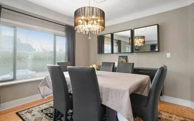 Comfy Kitsilano House