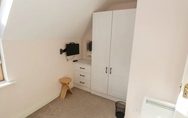 Sea Breeze Holiday Home
