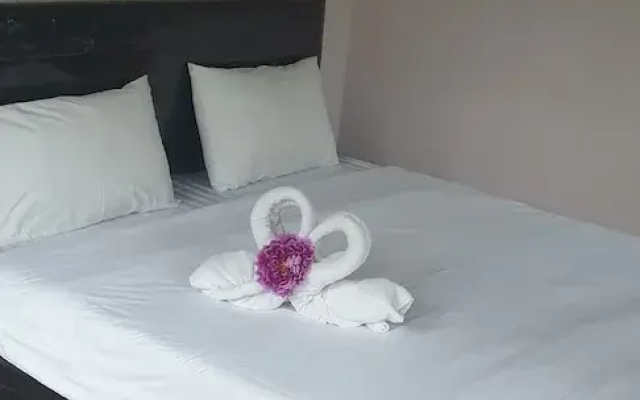 Chomtawan Home