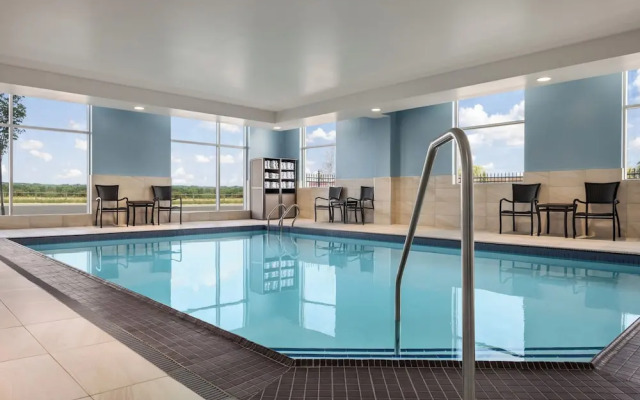 Holiday Inn Express Strathroy by IHG
