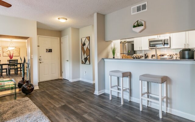 CP-514: Luxury Clearwater Apartment