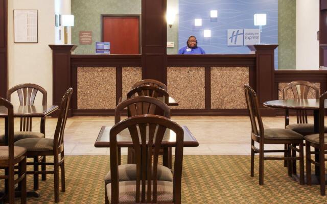 Holiday Inn Express Hotel & Suites Livingston by IHG