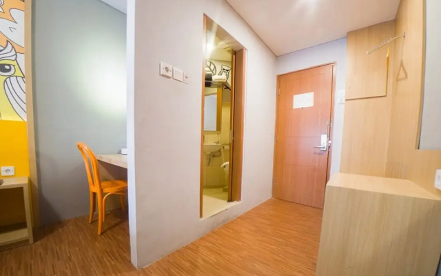 RedDoorz Apartment near Bundaran Satelit Surabaya