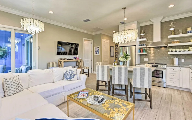 'chic on the Beach' Luxe Anna Maria Island Retreat