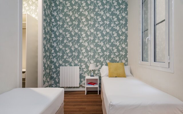 Ribera in Barcelona with 3 bedrooms and 2 bathrooms