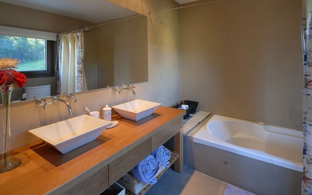 Luxurious Residence In Arelauquen AG9