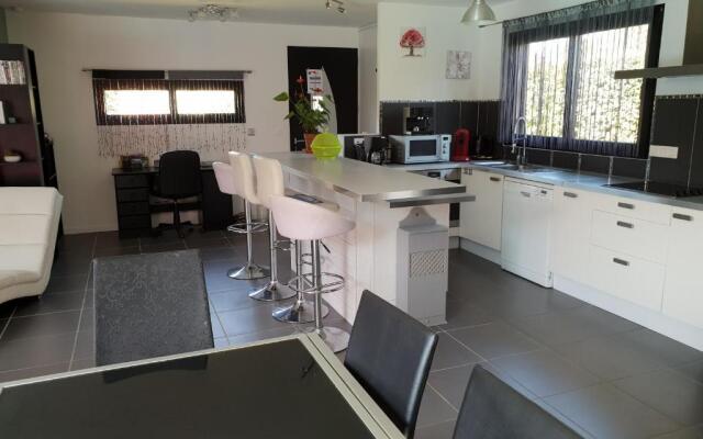 VILLA avec piscine chauffée